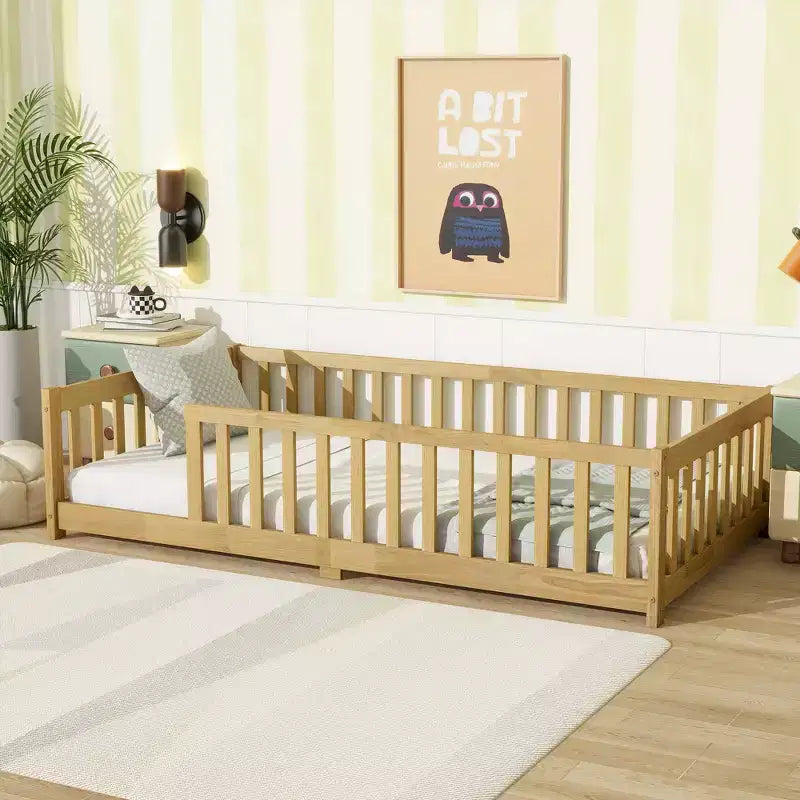 Letto a Castello Basso con Recinzione e Sponde – Legno di Caucciù, Beige
