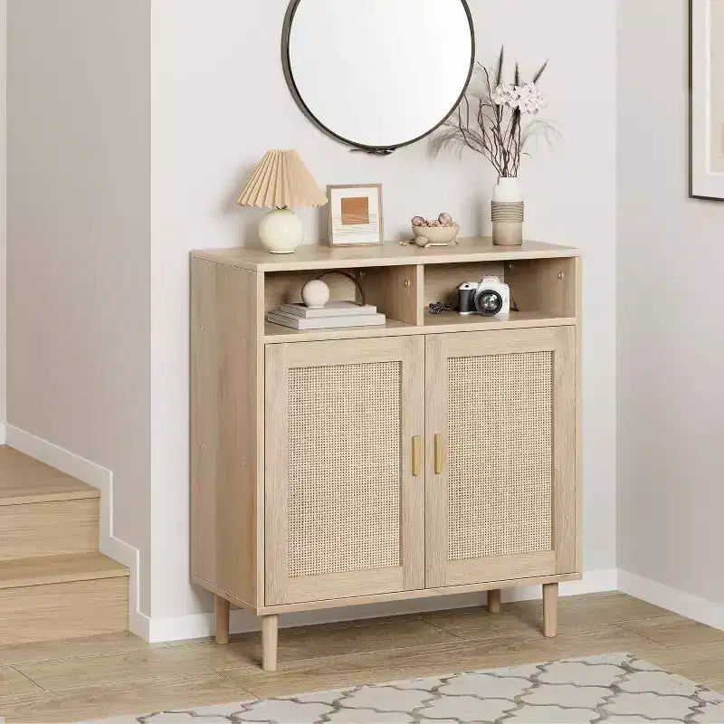 Credenza con 2 ante e ripiano aperto in stile rattan