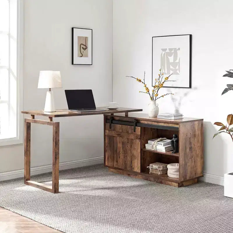 Scrivania a L con credenza con ante scorrevoli a fienile