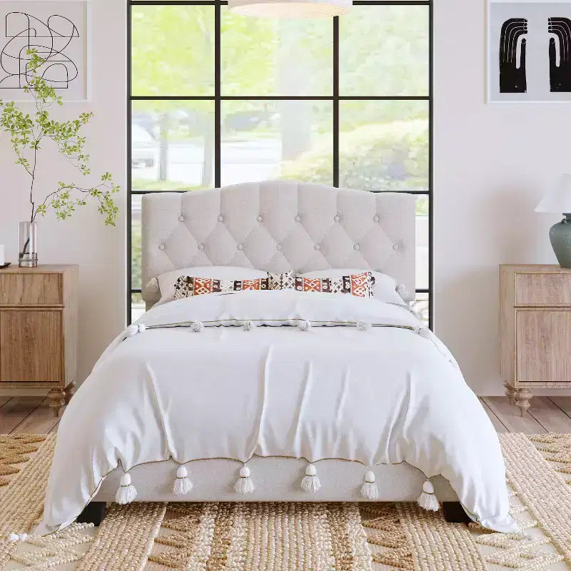 Letto a piattaforma imbottito Full/Queen/King Size con testiera regolabile a curva a sella e trapuntatura a rombi, struttura in legno per camera da letto