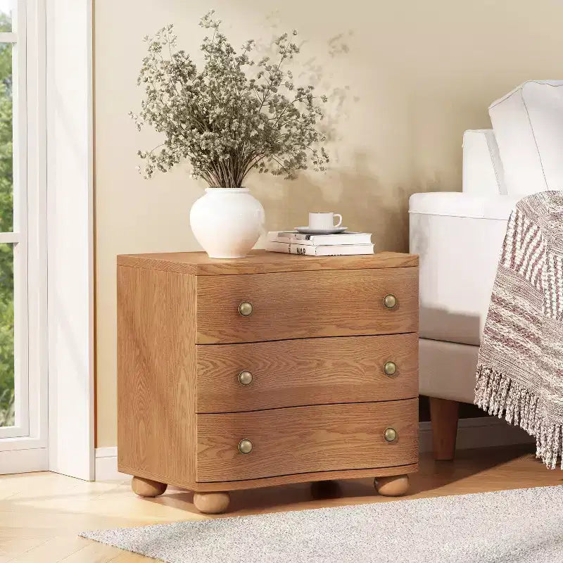 Christopher Knight Home Comodino moderno in legno Chaeryeong a 3 cassetti con design a frontale curvo