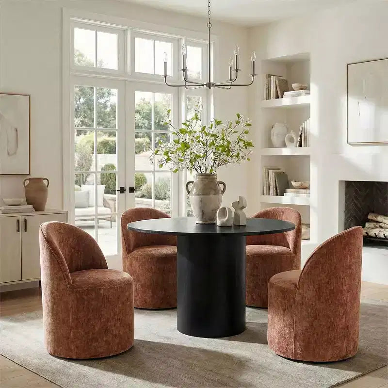 Set da Pranzo 5 Pezzi per 4 Persone, Sedie Moderne a Barilotto con Ruote e Rivestimento in Ciniglia, Tavolo Rotondo con Basamento Nero-Panipeachy