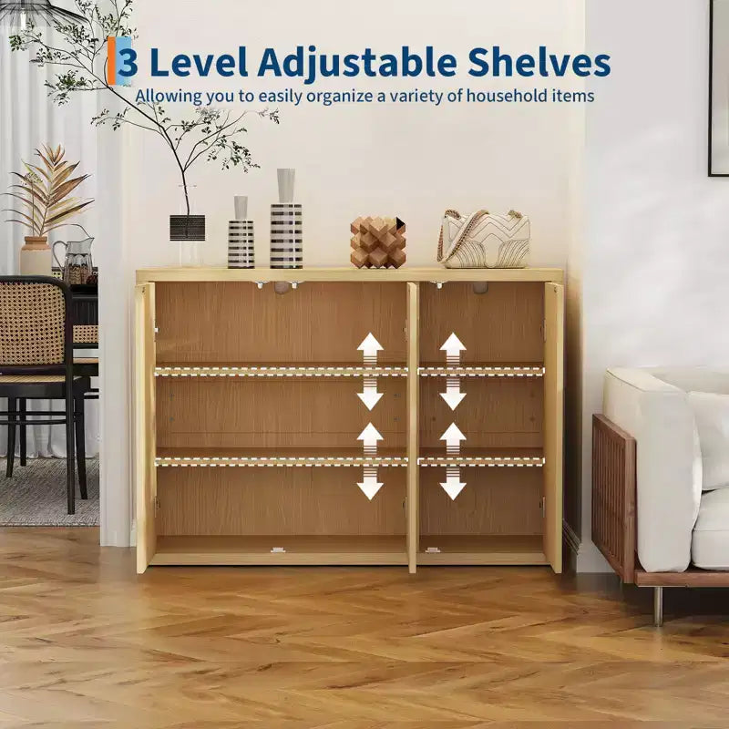 Credenza a Buffet Scanalata in Rovere da 46,7", Armadietto Moderno in Legno con 3 Ante e Ripiani Regolabili, Design Moderno di Metà Secolo