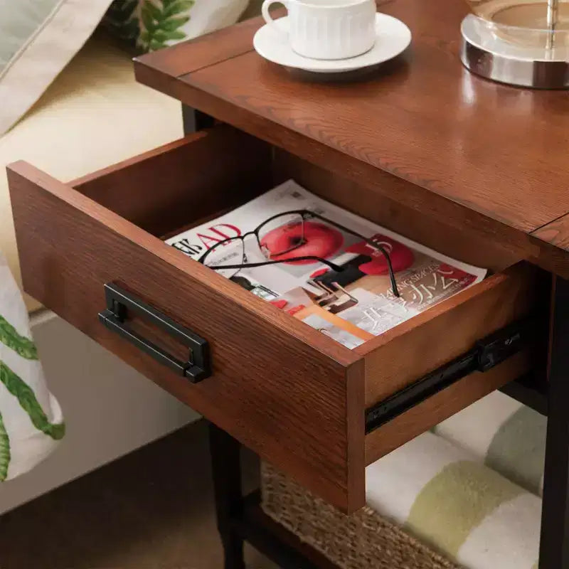 Comodino in Legno di Frassino con Cassetto e Ripiano Aperto