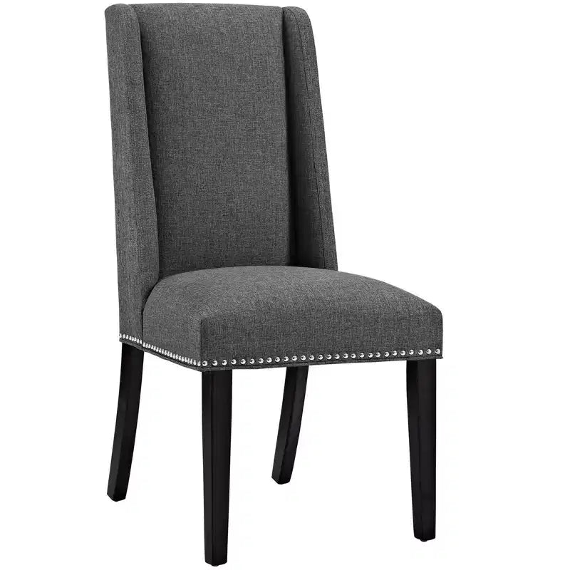 Sedia da pranzo in tessuto imbottito con borchie decorative