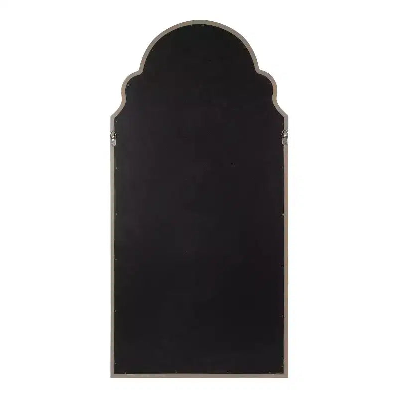 Specchio da parete ad arco con cornice in legno smerlata