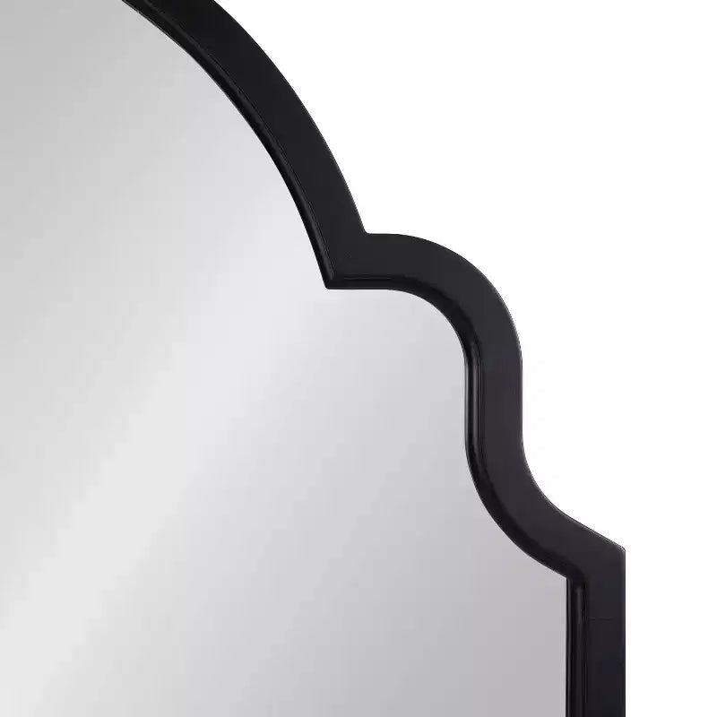 Specchio da parete ad arco con cornice in legno smerlata